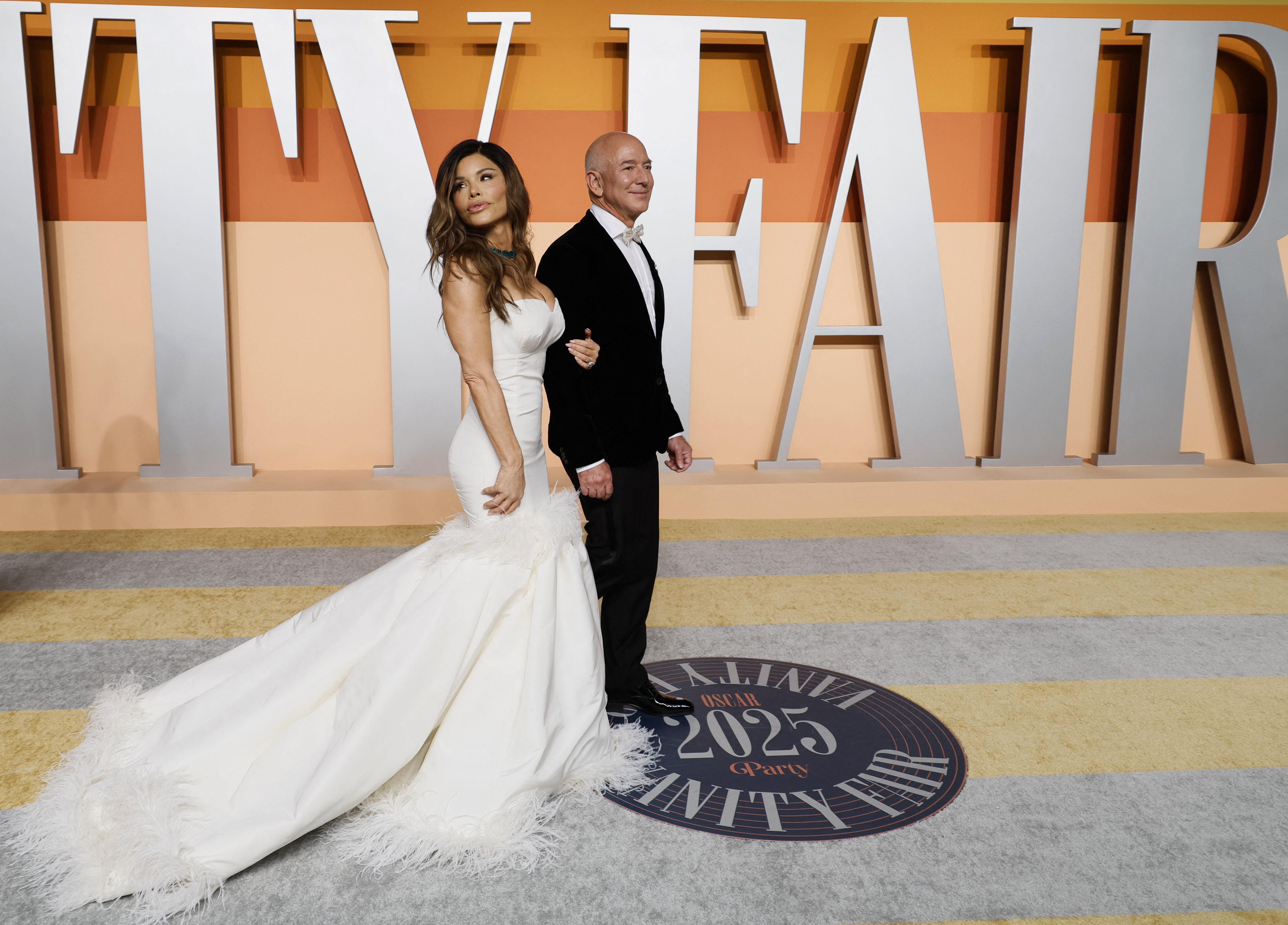 ▲▼ 亞馬遜創辦人貝佐斯（Jeff Bezos）與未婚妻桑切斯（Lauren Sánchez）。（圖／路透）