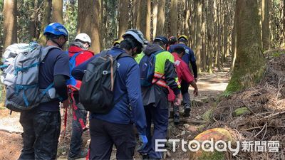 女「臉朝下」倒阿里山古道！登山客聯手警消搶救　她仍不幸身亡