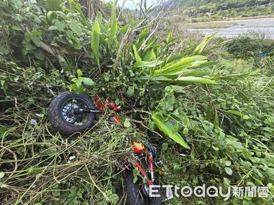 北上環島才1天！重機男花蓮過彎自撞護欄噴飛　墜3米深斜坡不治