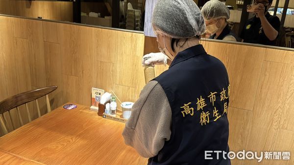 ▲▼衛生局今日到店家稽查。（圖／記者許宥孺翻攝）
