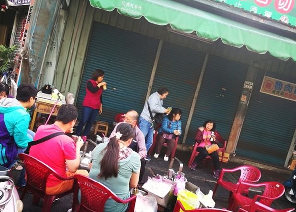 ▲嘉義南門包氏炭燒杏仁茶》嘉義早餐嘉義南門圓環杏仁茶推薦嘉義阿伯杏仁茶老店。（圖／部落客Darren授權提供）