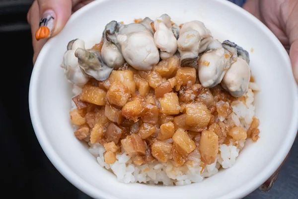▲▼阿芳肉燥飯。（圖／部落客美熊很愛吃授權提供）