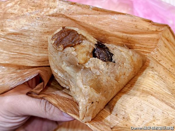 ▲▼桃園肉粽伯燒肉粽阿伯騎鐵馬神出鬼沒古早味桃園炭火肉粽。。（圖／部落客Darren授權提供）