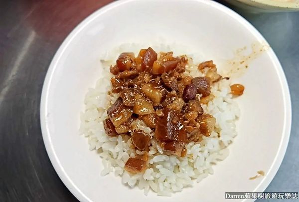 ▲▼岡山滷肉飯》南機場美食老司機私藏口袋美食南機場夜市旁鐵皮屋小吃攤推薦。（圖／部落客Darren授權提供）