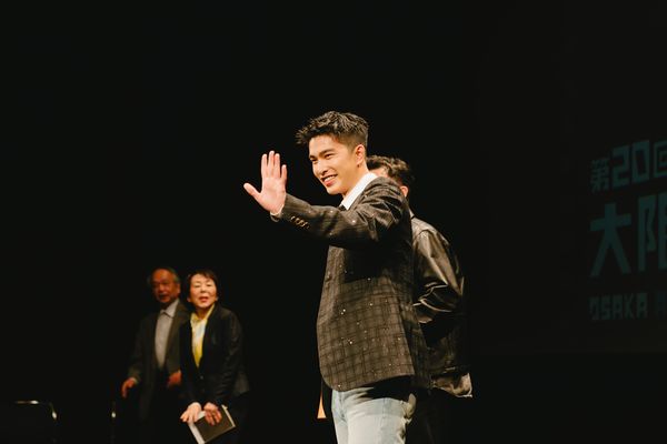 ▲曾敬驊與潘客印導演以《我家的事》登上大阪亞洲電影節。（圖／牽猴子提供）