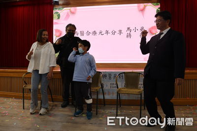中西醫合療元年啟動！陷昏迷男童安安復原　邀醫護大跳三振舞