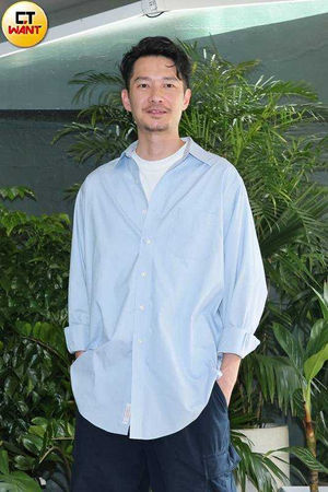 娛樂報報／「天后的男人」13年長跑仍不婚　周詠軒與女友公園約會「一動作」洩浪漫
