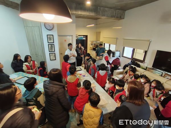 ▲▼太管處帶領師生走讀崇徳，從不同角度體驗太魯閣的人文與自然風情。（圖／太管處提供，下同）