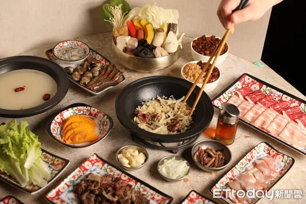 ▲築間鍋物新品牌「芡芳」首店插旗台中。（圖／築間集團提供）