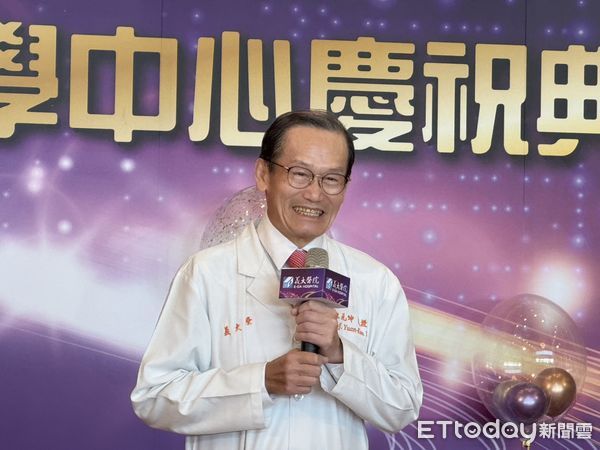 ▲義大醫院院長杜元坤,骨科權威,杜式刀法。（圖／記者許宥孺攝）