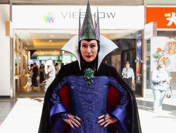 ▲▼ 潘若迪神還原壞皇后。（圖艾迪昇提供）