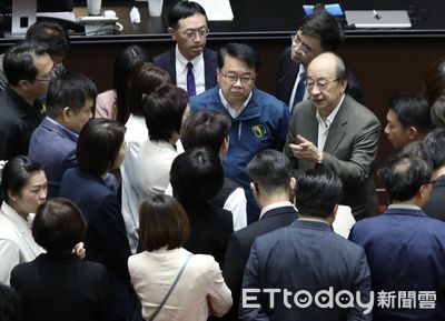 民進黨再佔主席台! 藍委轟:當家鬧事有把人民當頭家?
