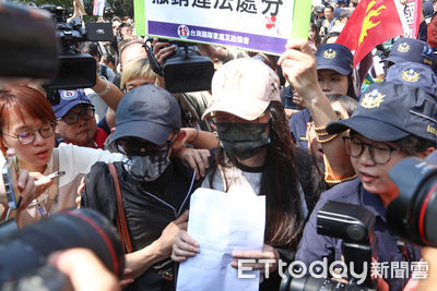 亞亞「武統論」離境倒數 民進黨:鼓吹戰爭在任何國家都逾越底線