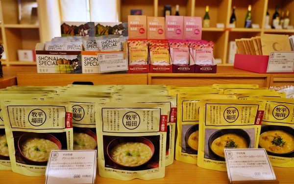 ▲▼就睡在稻田中央！日本世界級木造平價飯店宛如漂浮在水田上。（圖／Mika出走美食日誌授權提供）