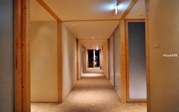 ▲▼就睡在稻田中央！日本世界級木造平價飯店宛如漂浮在水田上。（圖／Mika出走美食日誌授權提供）