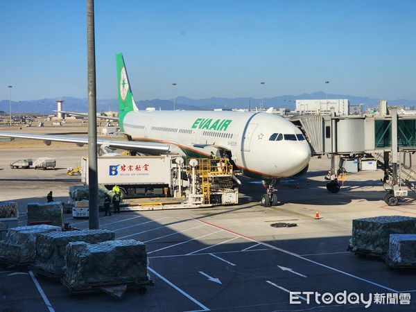 ▲▼停在北京首都機場的長榮航空班機、長榮航空示意圖、兩岸航班。（圖／記者陳冠宇攝）