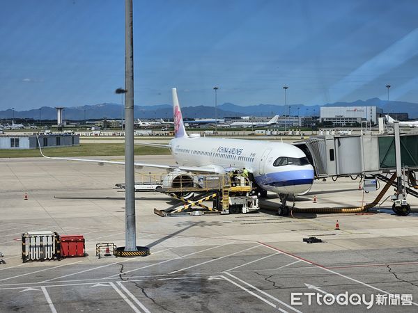 ▲▼停在北京首都機場的中華航空班機、中華航空示意圖、華航示意圖、兩岸航班。（圖／記者陳冠宇攝）