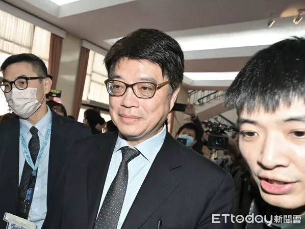 ▲▼陸委會主委邱垂正 聯訪 陸配亞亞案。（圖／記者屠惠剛攝）