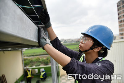 工作半年薪資破40K 職訓助攻8年級女生躍升綠電專業人才