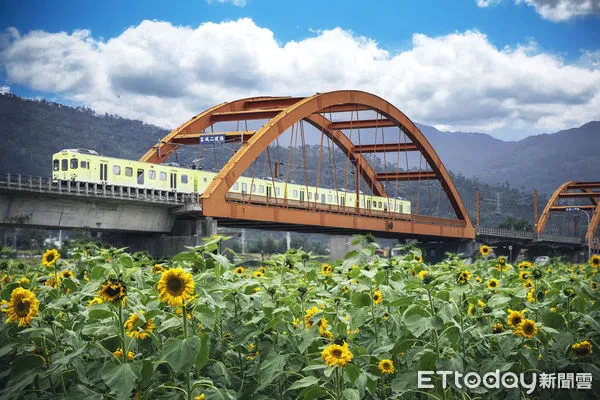 ▲▼全新改版的《花蓮趣》第52期春季號介紹縱谷繁花盛開百花齊放的知名景點。（圖／花蓮縣政府提供，下同）