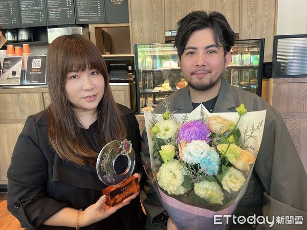 知名命理師阿谷老師和老婆參與岳母捐贈大體追思活動。（圖／記者趙于婷攝）