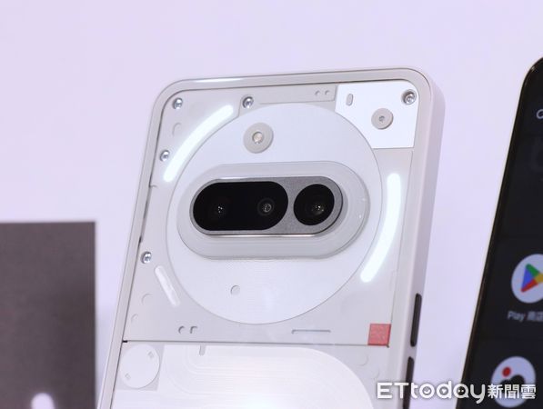 ▲▼     Nothing Phone (3a)        。（圖／記者蘇晟彥攝）