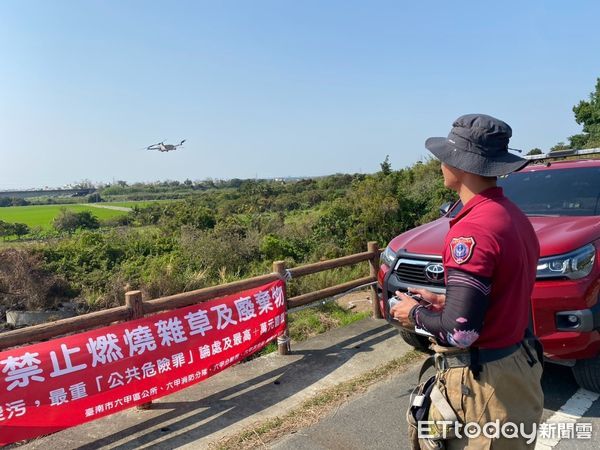 ▲因應清明節將至，為防範公墓火災的發生，南消六甲消防分隊會同六甲區公所進行消防宣導及出動無人機科技蒐證。（圖／記者林東良翻攝，下同）