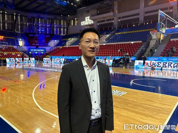 ▲勇士主帥許晉哲大讚林志傑自律，是台籃球員榜樣。（圖／記者杜奕君攝）