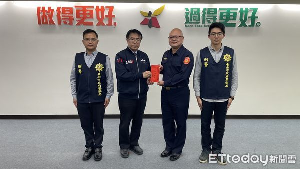 ▲台南市長黃偉哲25日下午召開3月份治安會報，公開表揚今年2月份金融及超商成功阻詐132件，有功177位人員。（圖／記者林東良翻攝，下同）