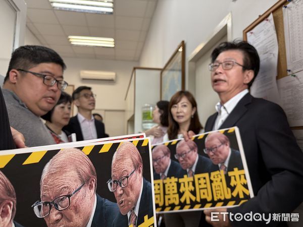 ▲▼民進黨團衝韓國瑜院長，找秘書長周萬來。（圖／記者屠惠剛攝）