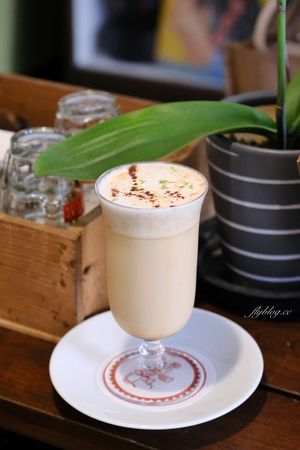 ▲▼有己咖啡．宛如走進華燈初上場景，台中深夜咖啡館推薦。（圖／部落客飛天璇的口袋授權提供）