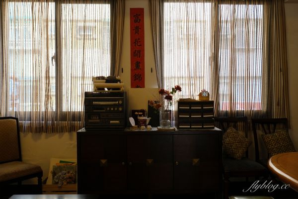 ▲▼有己咖啡．宛如走進華燈初上場景，台中深夜咖啡館推薦。（圖／部落客飛天璇的口袋授權提供）