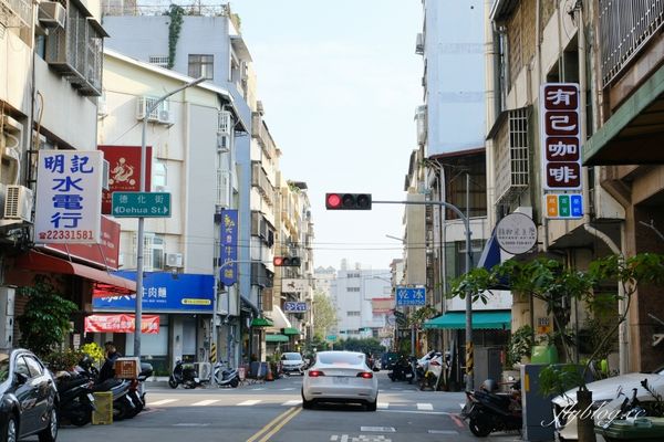 ▲▼有己咖啡．宛如走進華燈初上場景，台中深夜咖啡館推薦。（圖／部落客飛天璇的口袋授權提供）