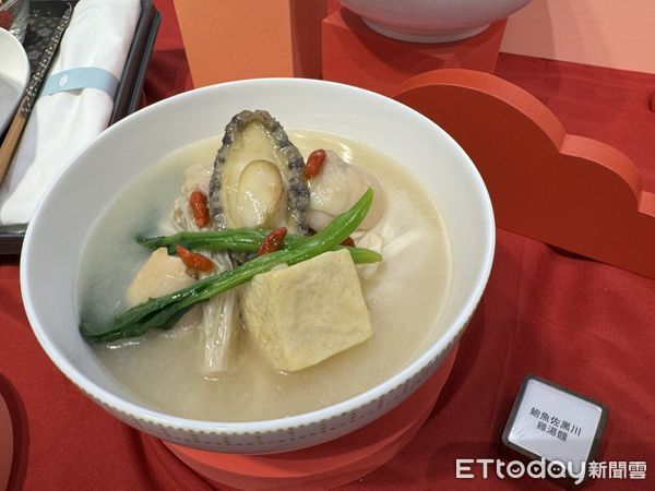 ▲▼華航攜手必比登名店雙月，推商務艙及豪華商務艙機上餐。（圖／記者李姿慧攝）