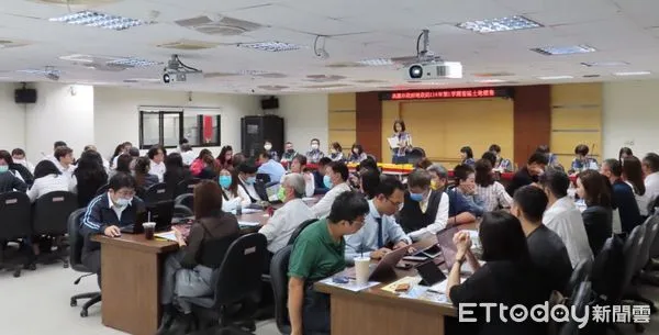 ▲▼     地政局        。（圖／記者張雅雲攝）