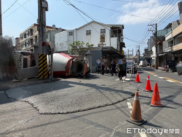 ▲▼岡山翻車             。（圖／記者陳宏瑞翻攝）