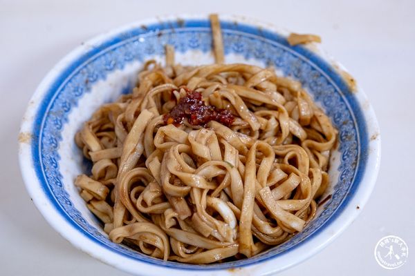 ▲▼宜蘭文昌炸醬麵-在地人推薦必吃！(交通停車.菜單價格)。（圖／部落客桃桃授權提供）
