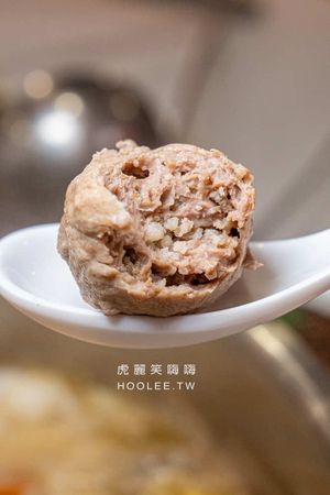 ▲▼山皇牛潮汕溫體牛肉火鍋(高雄)肉控必吃涮牛肉!產地直送多達10種部位,老饕推薦胸口油及手打牛肉丸。（圖／部落客虎麗授權提供）