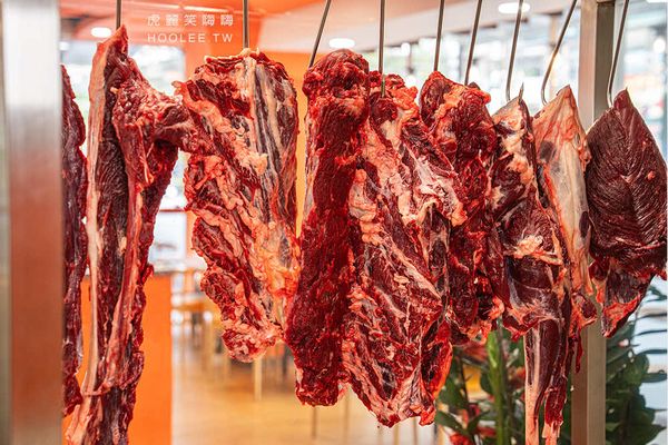 ▲▼山皇牛潮汕溫體牛肉火鍋(高雄)肉控必吃涮牛肉!產地直送多達10種部位,老饕推薦胸口油及手打牛肉丸。（圖／部落客虎麗授權提供）