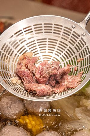 ▲▼山皇牛潮汕溫體牛肉火鍋(高雄)肉控必吃涮牛肉!產地直送多達10種部位,老饕推薦胸口油及手打牛肉丸。（圖／部落客虎麗授權提供）