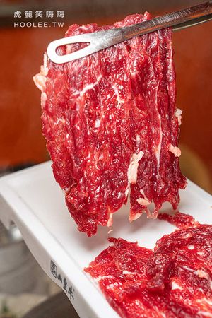▲▼山皇牛潮汕溫體牛肉火鍋(高雄)肉控必吃涮牛肉!產地直送多達10種部位,老饕推薦胸口油及手打牛肉丸。（圖／部落客虎麗授權提供）