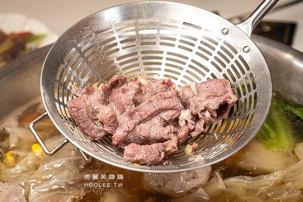 ▲▼山皇牛潮汕溫體牛肉火鍋(高雄)肉控必吃涮牛肉!產地直送多達10種部位,老饕推薦胸口油及手打牛肉丸。（圖／部落客虎麗授權提供）