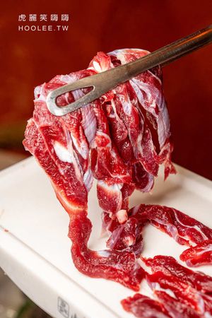 ▲▼山皇牛潮汕溫體牛肉火鍋(高雄)肉控必吃涮牛肉!產地直送多達10種部位,老饕推薦胸口油及手打牛肉丸。（圖／部落客虎麗授權提供）