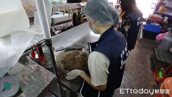 ▲▼網友爆料一行19人到宜蘭某餐廳聚餐後，共11人上吐下瀉，疑似食物中毒             。（圖／記者游芳男翻攝）