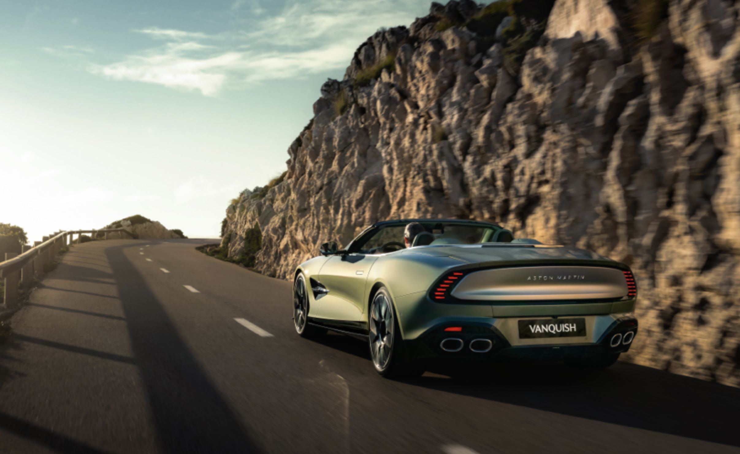 ▲Vanquish Volante。（圖／翻攝自Aston Martin）