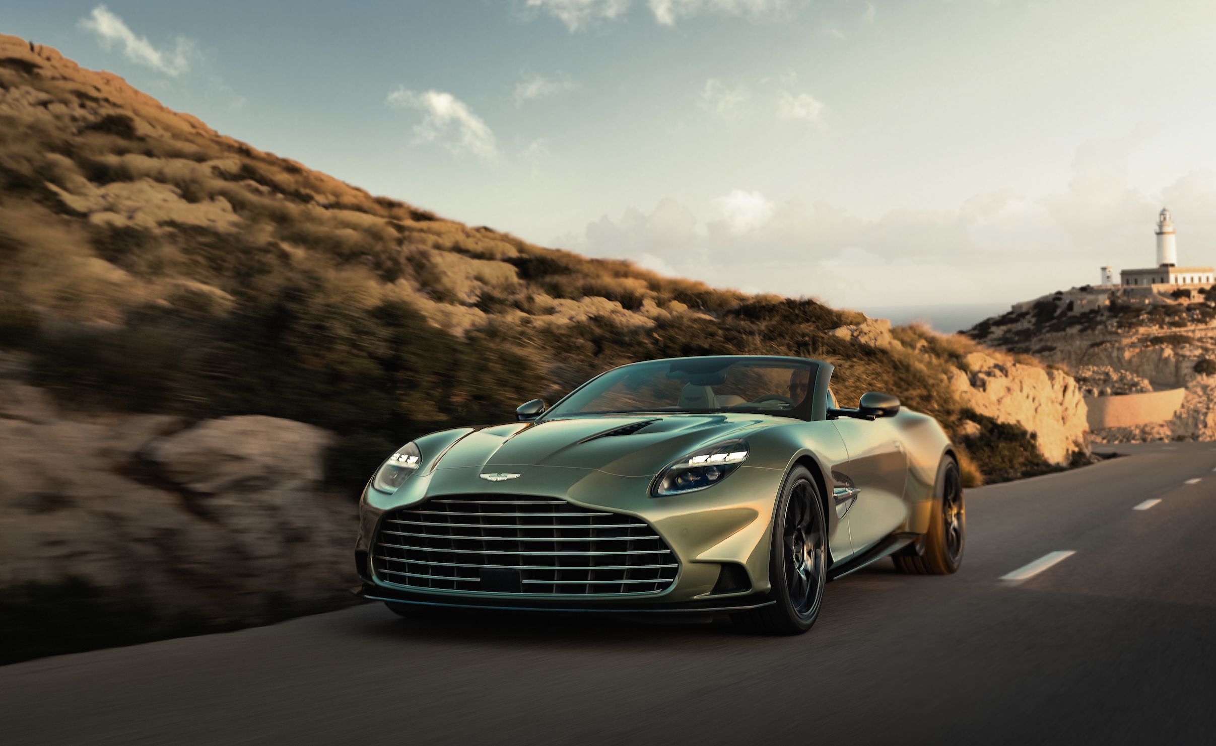 ▲Vanquish Volante。（圖／翻攝自Aston Martin）