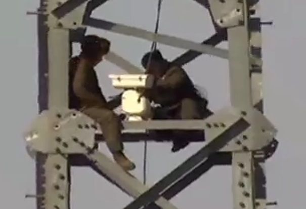 ▲▼北韓軍在慶義線附近電塔上安裝監視器，監控南韓舉動。（圖／南韓聯合參謀本部）