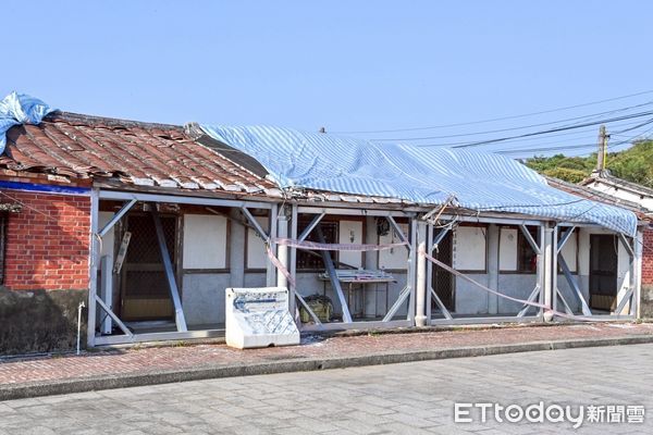 ▲行政院長卓榮泰前往台南視察0121嘉南地區地震災後復原重建情形，要求行政團隊攜手地方政府與地方民代，共同找出問題，用最快時間讓所有災損得以彌平。（圖／記者林東良翻攝，下同）