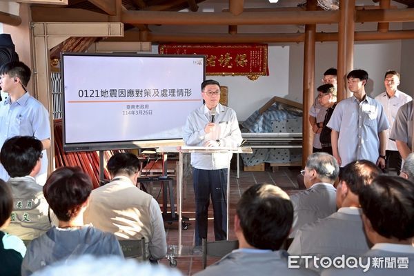 ▲行政院長卓榮泰前往台南視察0121嘉南地區地震災後復原重建情形，要求行政團隊攜手地方政府與地方民代，共同找出問題，用最快時間讓所有災損得以彌平。（圖／記者林東良翻攝，下同）