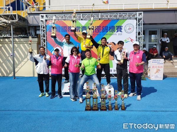 ▲▼花蓮縣原住民田徑運動協會及花蓮縣常青田徑協會參加常青田徑錦標賽，共奪得85面獎牌。（圖／花蓮縣政府提供，下同）